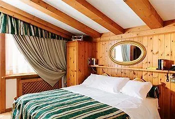 Hotel Cornelio 3*