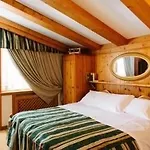 Cornelio Hotel