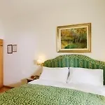 Cornelio Hotel 3*