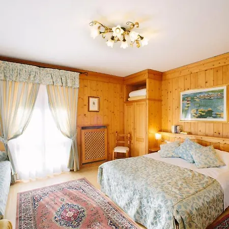 Hotell Cornelio 3*