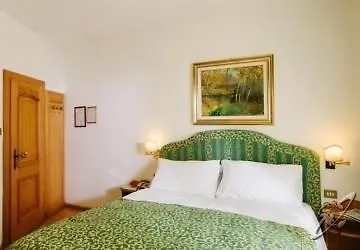 Cornelio Hotell 3*